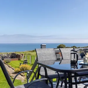 ammonite-cottage-coastal-retreat-with-sea-views.yorkshirehotels.net/